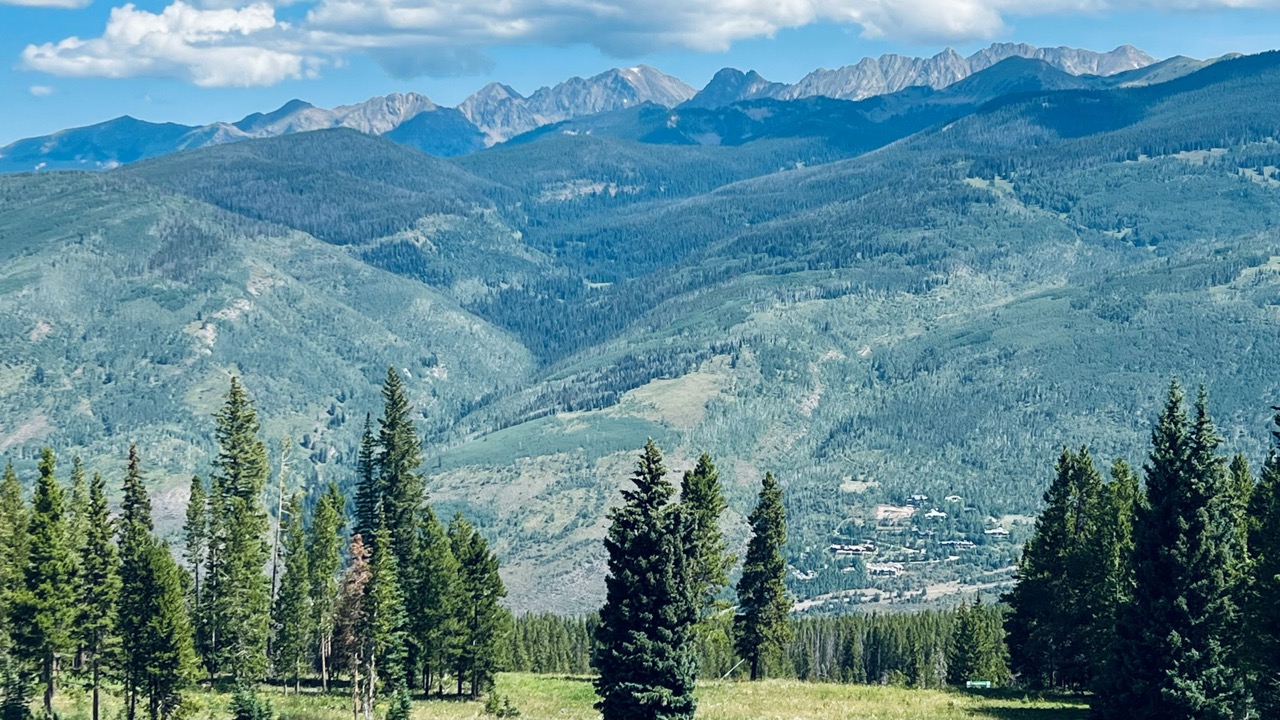 Colorado-mountains-clouds-trees